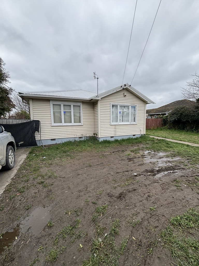 Bungalow, section untidy in Christchurch — bought by Eazy Sell